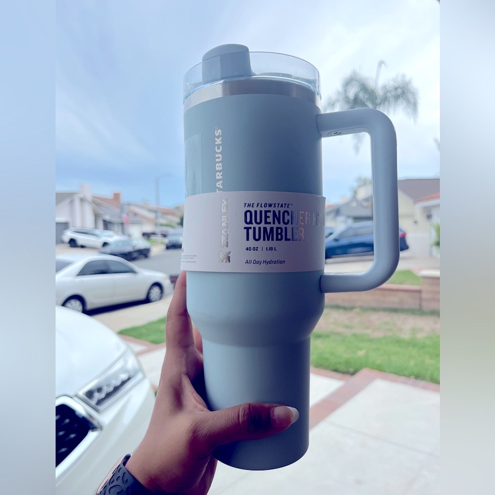 Stanley x Starbucks collab Matte blue Insulated 40oz Quencher flowstate 40oz nwt - Picture 3 of 5